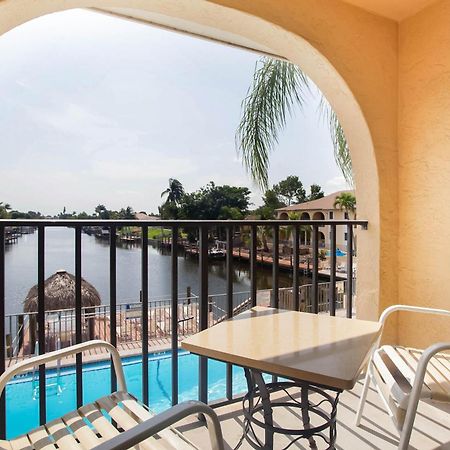 Oyo Waterfront Hotel- Cape Coral Fort Myers, Fl מראה חיצוני תמונה