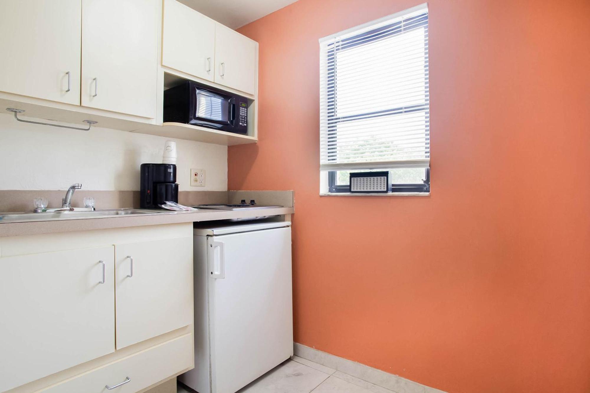 Oyo Waterfront Hotel- Cape Coral Fort Myers, Fl מראה חיצוני תמונה