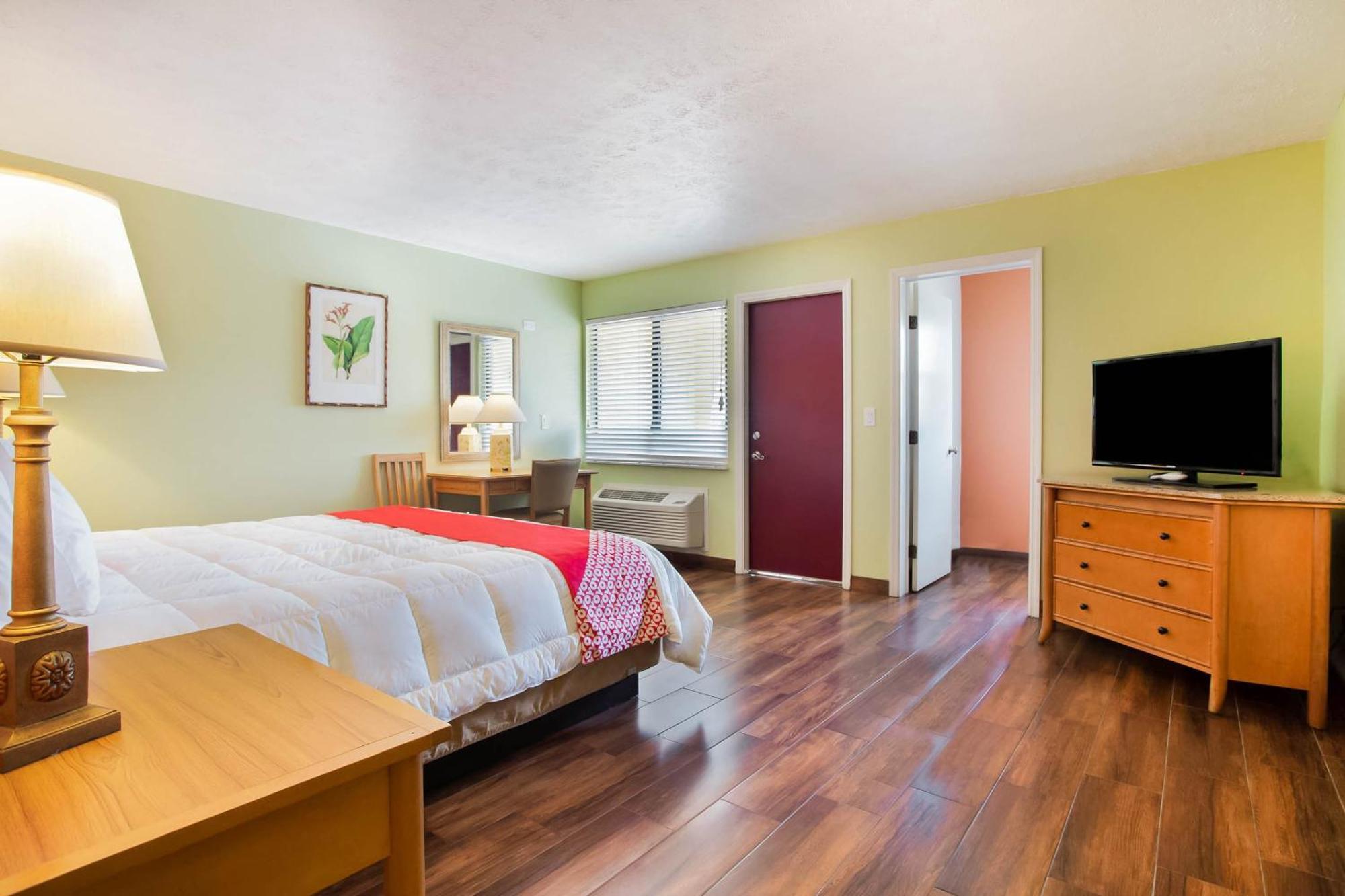 Oyo Waterfront Hotel- Cape Coral Fort Myers, Fl מראה חיצוני תמונה