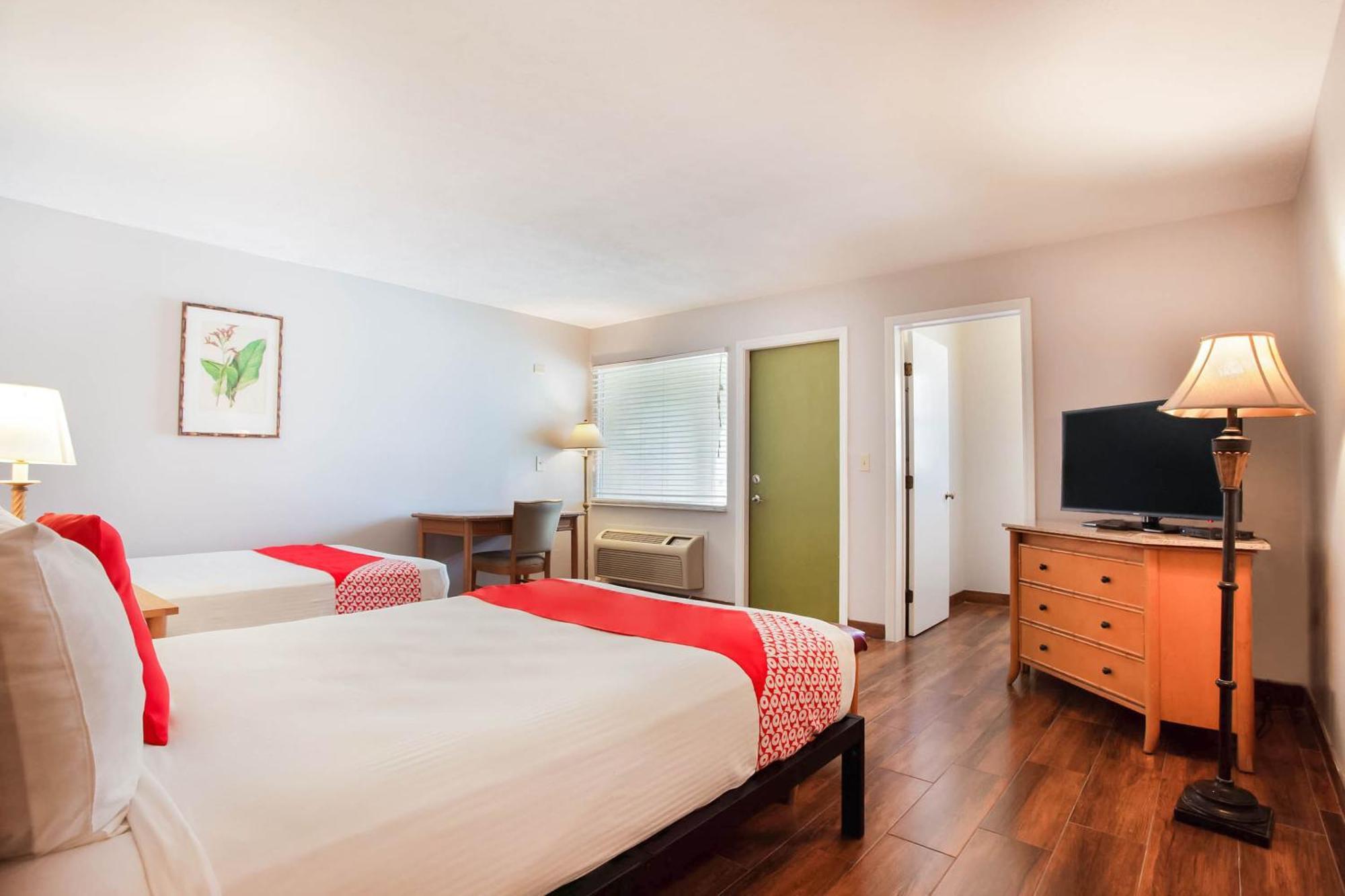 Oyo Waterfront Hotel- Cape Coral Fort Myers, Fl מראה חיצוני תמונה