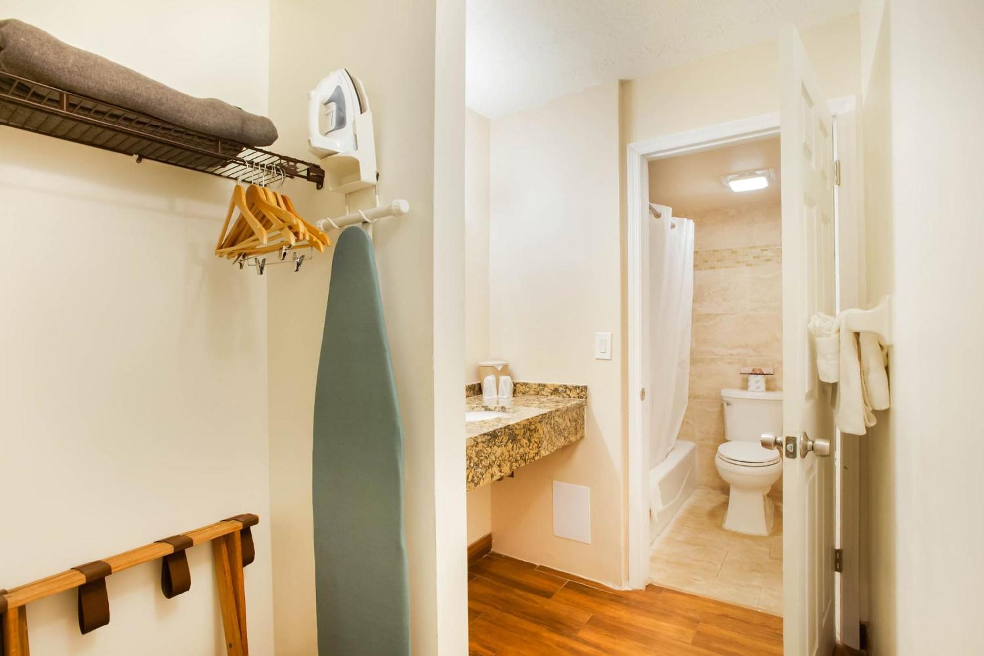 Oyo Waterfront Hotel- Cape Coral Fort Myers, Fl מראה חיצוני תמונה