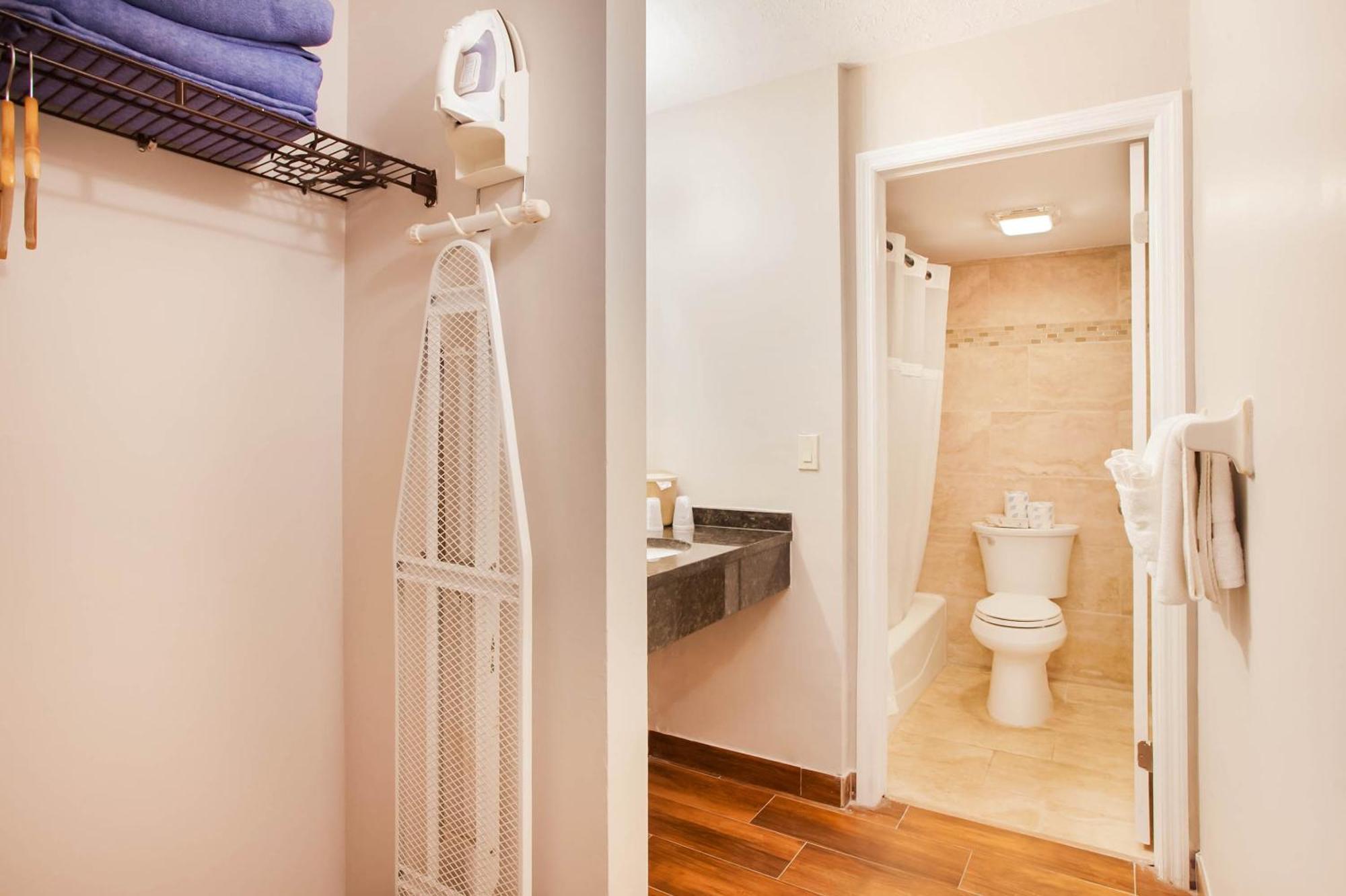 Oyo Waterfront Hotel- Cape Coral Fort Myers, Fl מראה חיצוני תמונה